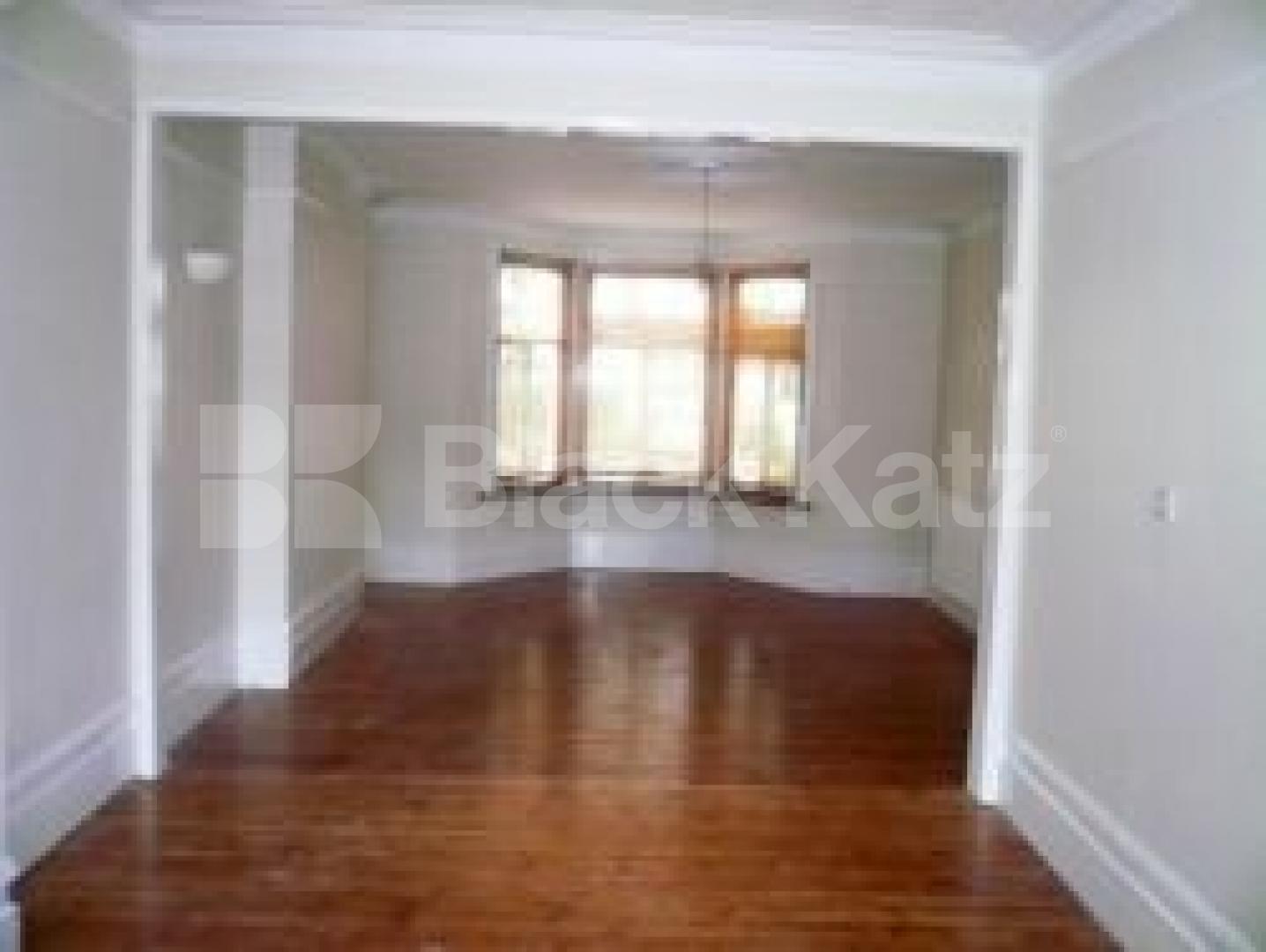 			5 Bedroom, 1 bath, 1 reception Flat			 Denton Road, CROUCH END N8